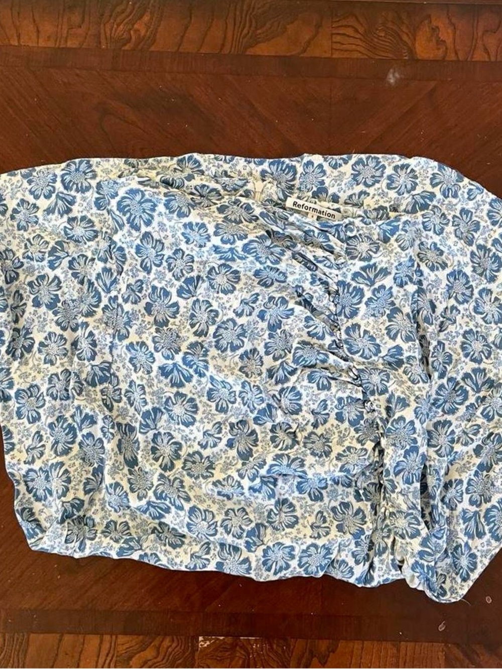 REFORMATION BLUE FLORAL RUCHED MIDI SKIRT - Picture 3 of 7